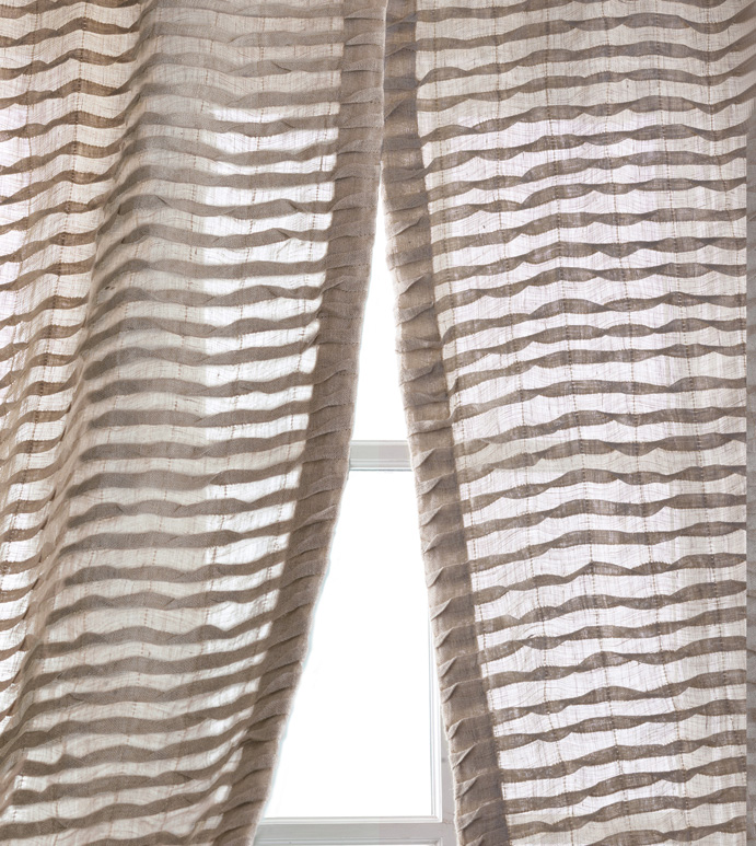 Yearling Pleated Sheer