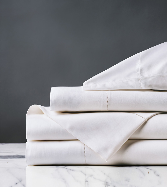 Roma Sateen Sheet Set in White - ,600 THREAD COUNT,SATEEN SHEETS,WHITE SATEEN SHEETS,CUSTOM SATEEN SHEETS,SATEEN FINE LINENS,SATEEN SHEET SET,LUXURY WHITE FINE LINENS,FINE LINENS SET,