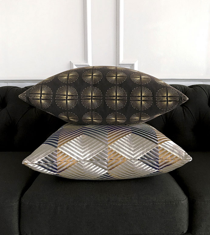 Hydrus Graphic Decorative Pillow