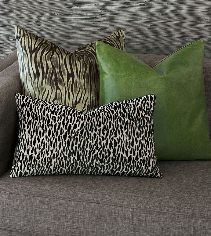 Earl Woven Decorative Pillow In Onyx