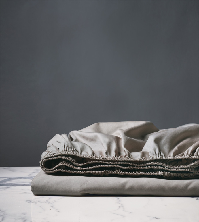 Deluca Sateen Fitted Sheet in Fawn