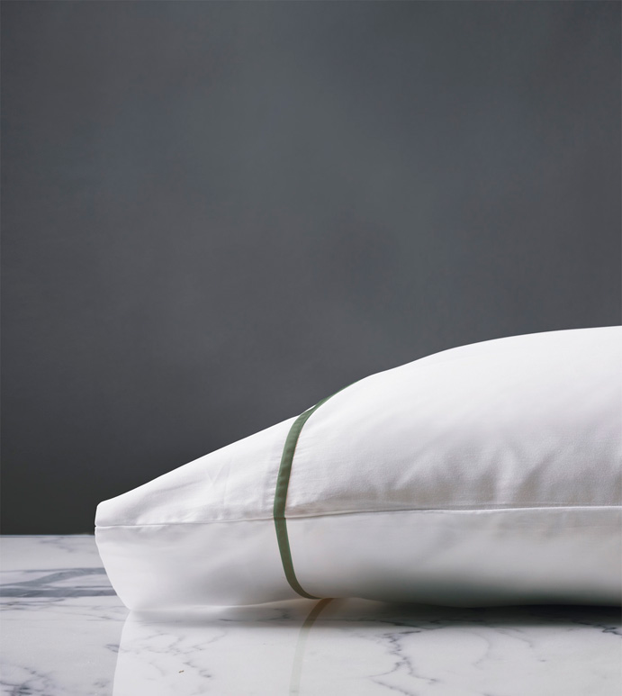 Linea White/Oliva Pillowcase