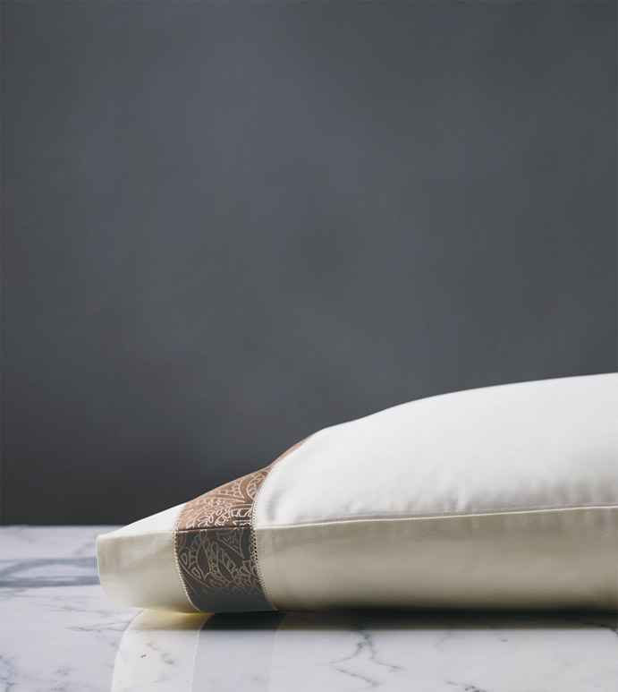 Cornice Lunetta Ivory/Truffle Pillowcase