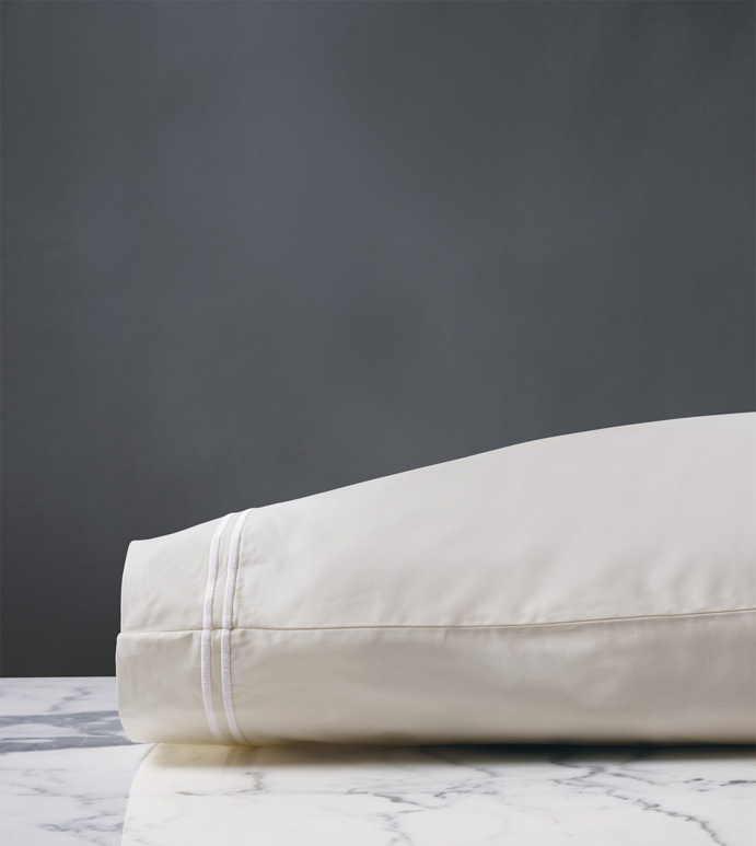 Enzo Ivory/White Pillowcase