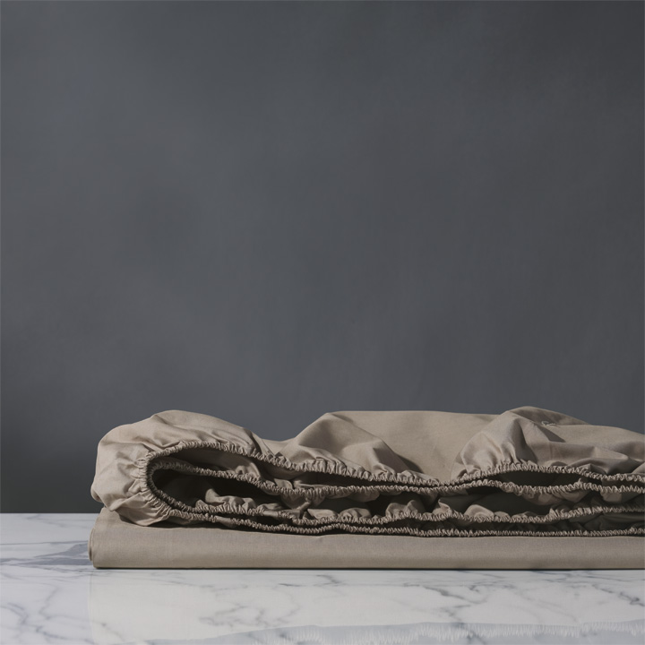 Vail Percale Fitted Sheet In Fawn