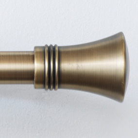 Metallo Trumpet luxury bedding collection