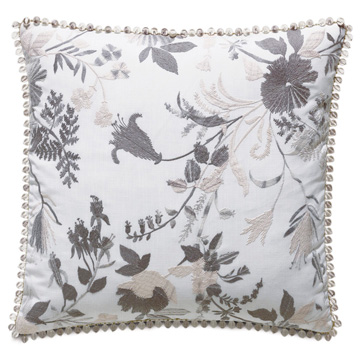 Naomi Floral Accent Pillow In Lilac