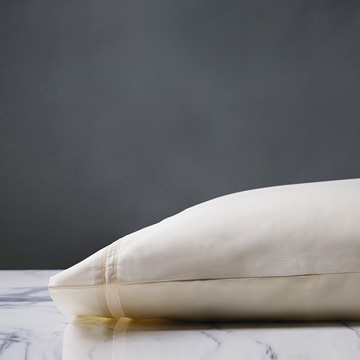 Lusso Sateen Pillowcase in Ivory