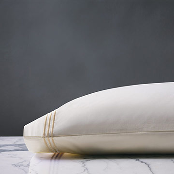 Tessa Satin Stitch Pillowcase in Ivory/Bisque